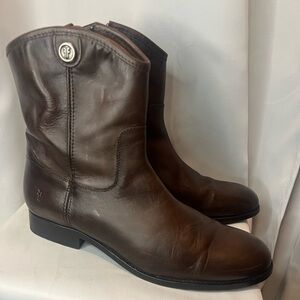 Frye womens Melissa button boot Size 9